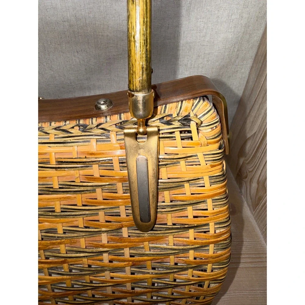 Cho Kwang Vintage Wicker Handbag Bamboo Handles Turn Lock Basket Bag Lucite